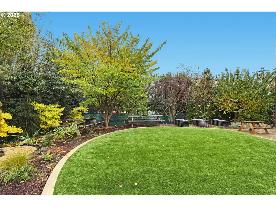 15885 SE Harold Ave, Milwaukie, OR 97267 - Image #3