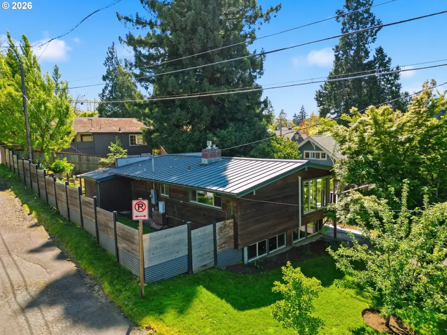 1750 E 26th Ave, Eugene, OR 97403 - #2