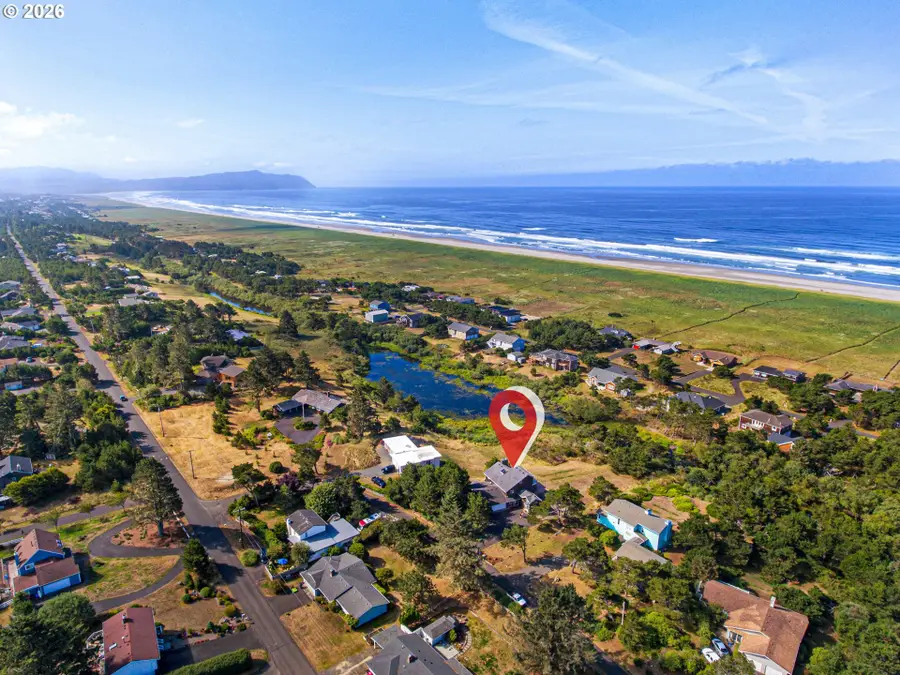 89610 Sea Breeze Dr, Warrenton, OR 97146 - #3