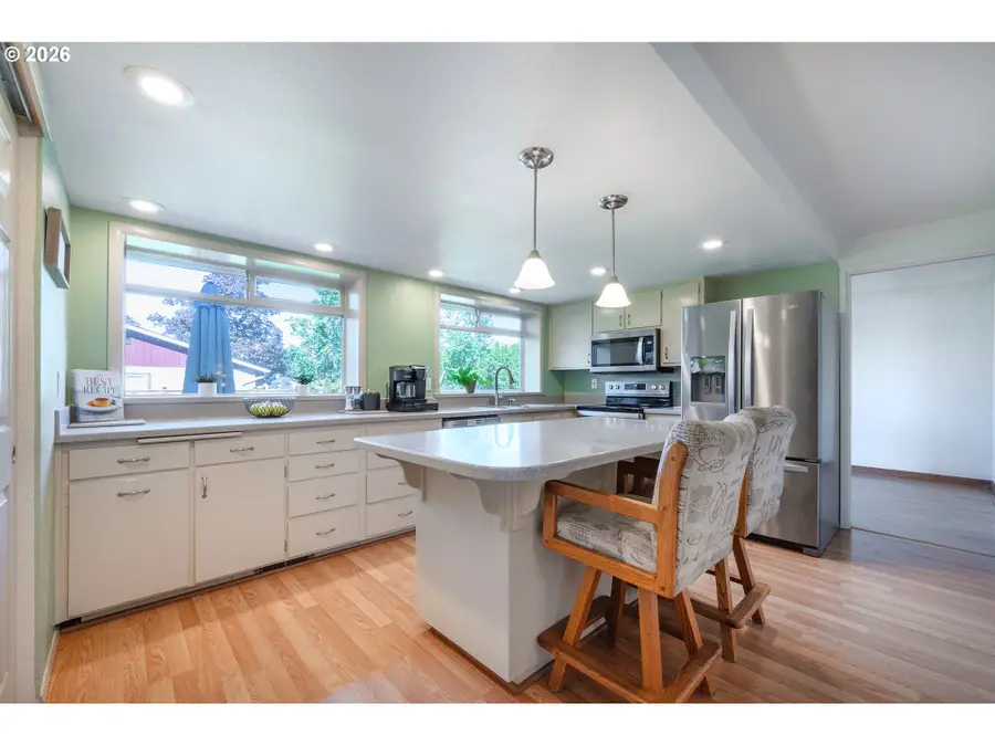 690 71st St, Springfield, OR 97478 - #2