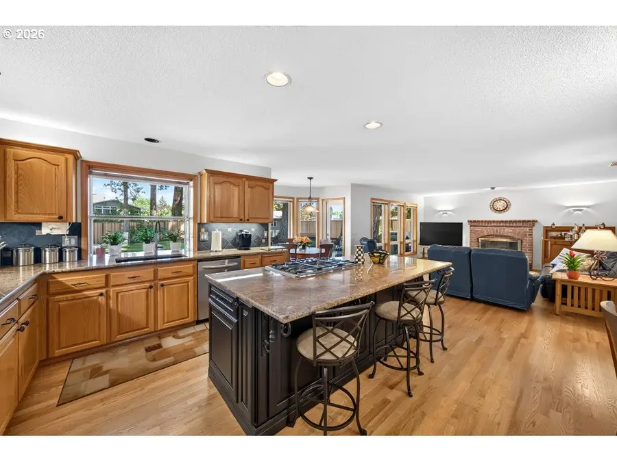 2832 NE Lorie Dr, Hillsboro, OR 97124 - #3