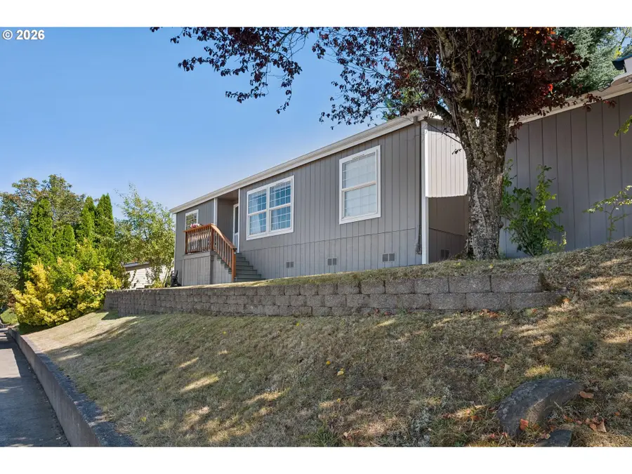 772 SW Livingston Pl, Troutdale, OR 97060 - #2