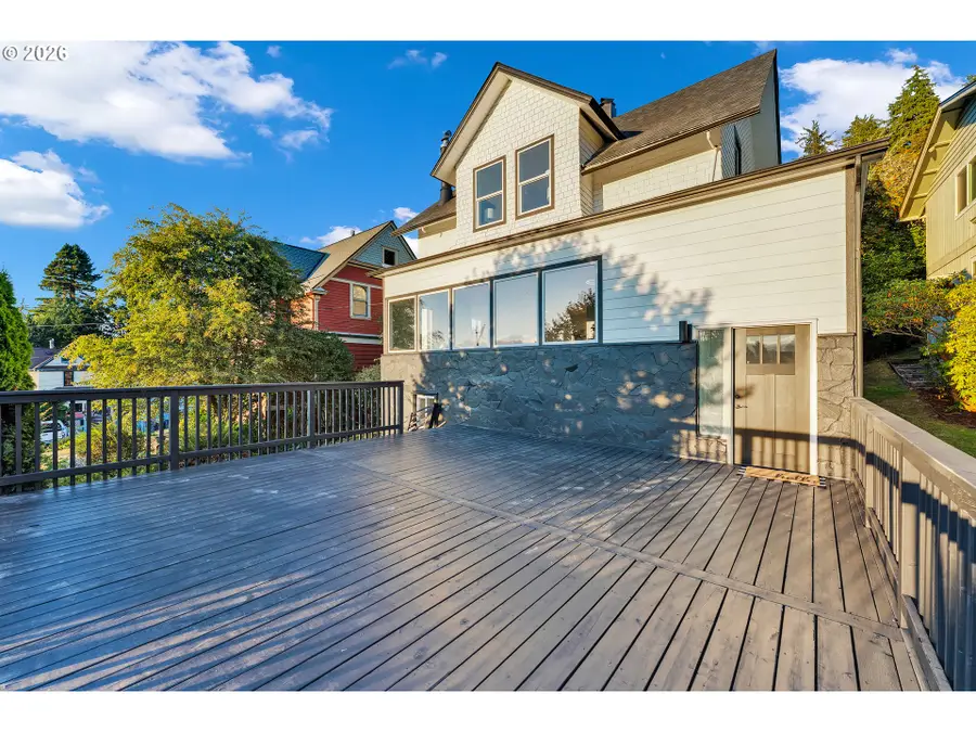 682 39th St, Astoria, OR 97103 - #2