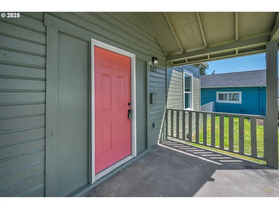 205 Grant St, Kelso, WA 98626 - Image #2