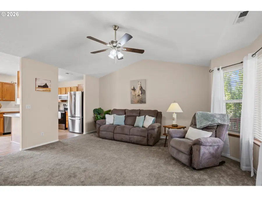 486 E Autumn Ave, Hermiston, OR 97838 - #3