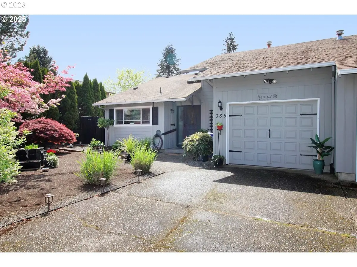 385 S Cherry Dr, Cornelius, OR 97113 - #1