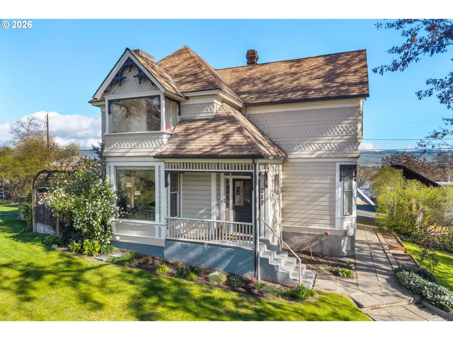 217 W 8th St, The Dalles, OR 97058 - #2