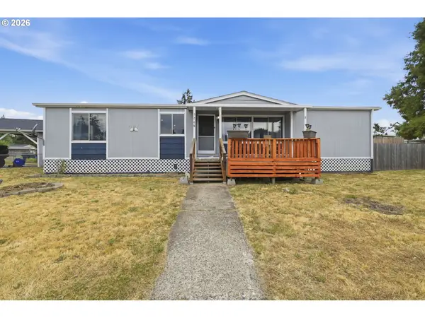 5268 Forsythia Dr, Springfield, OR 97478