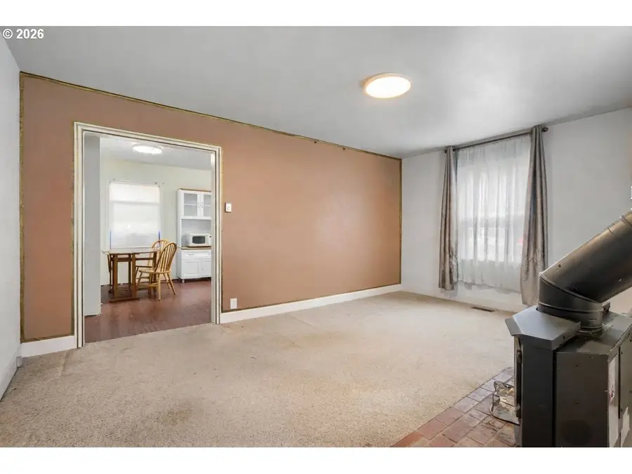 194 S Elm St, Canby, OR 97013 - #3