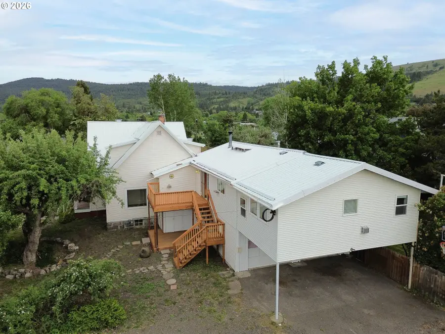 1002 3rd St, La Grande, OR 97850 - #2
