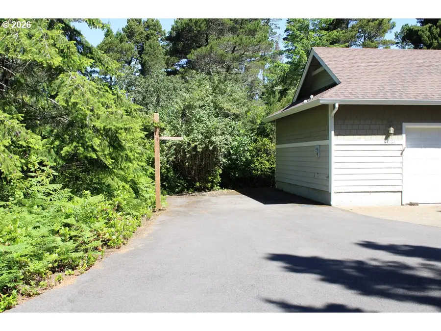 87989 Kelsie Way, Florence, OR 97439 - #3
