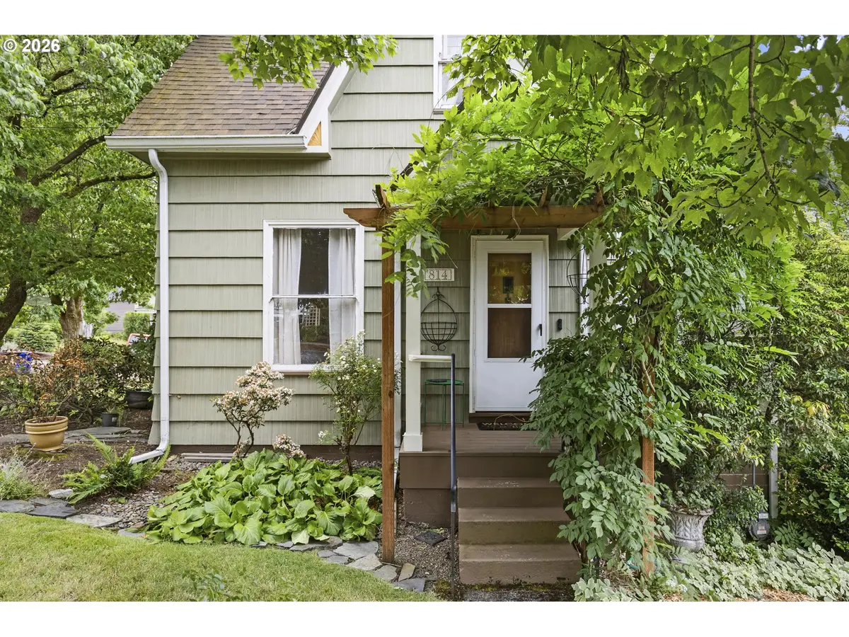 814 6th St, Oregon City, OR 97045 - #1