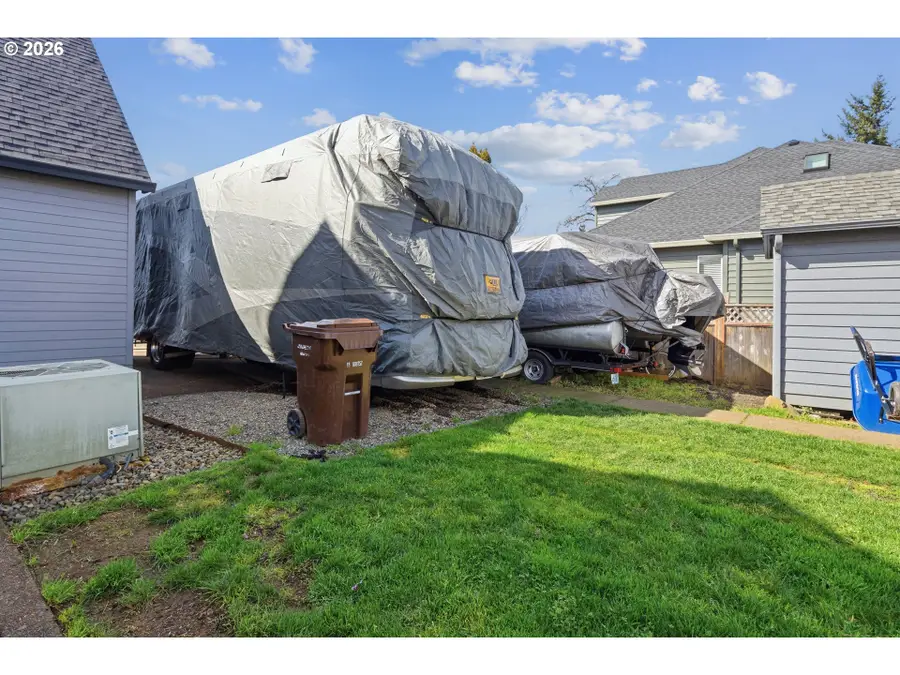 11721 Salmonberry Dr, Oregon City, OR 97045 - #3