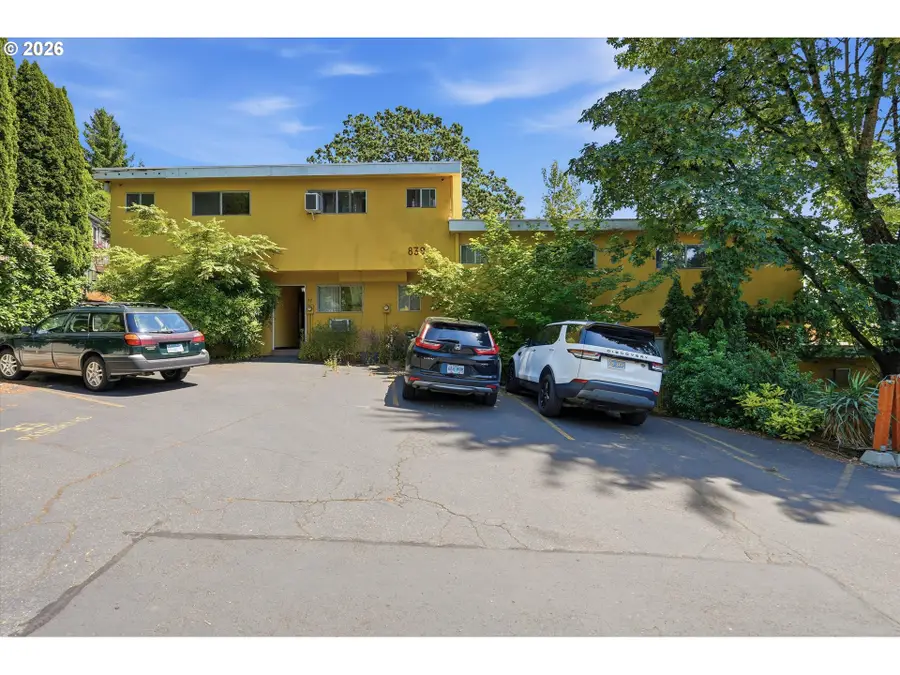 839 SW Broadway Dr #74, Portland, OR 97201 - #3
