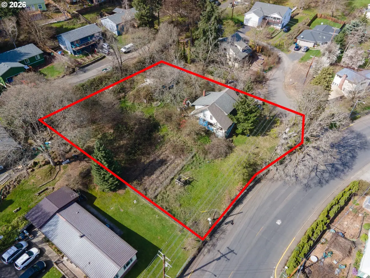 744 N Main Ave, White Salmon, WA 98672 - #1