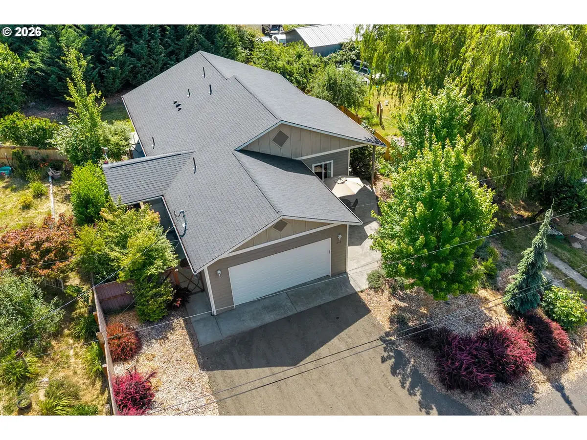 242 NW Willard St, Stevenson, WA 98648 - #1