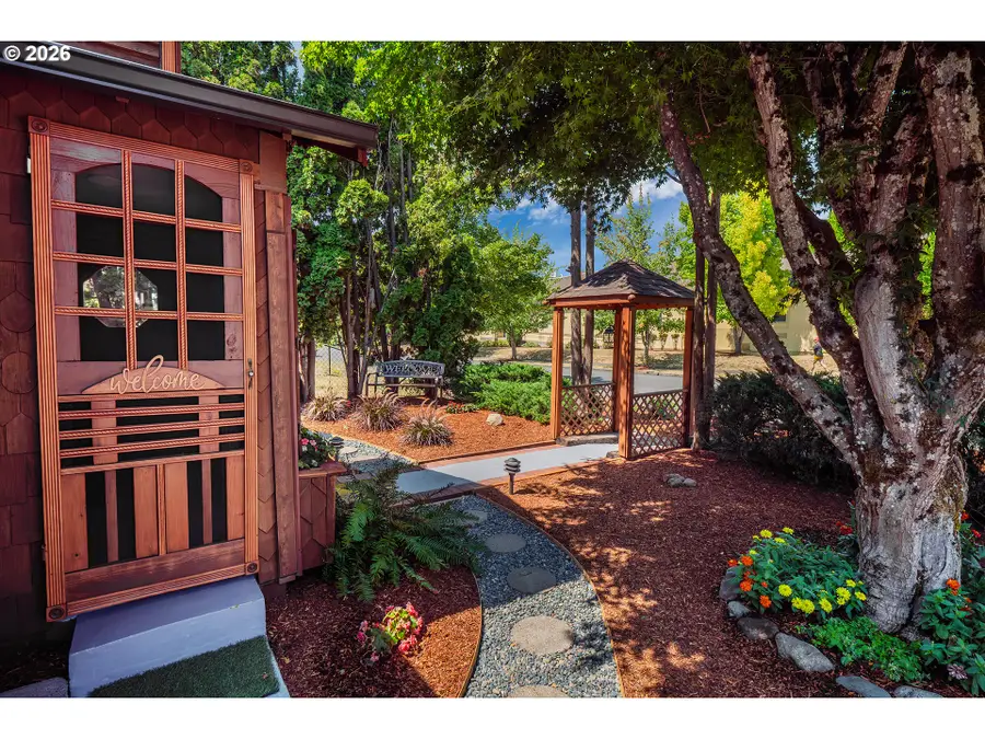 1039 C St, Springfield, OR 97477 - #3