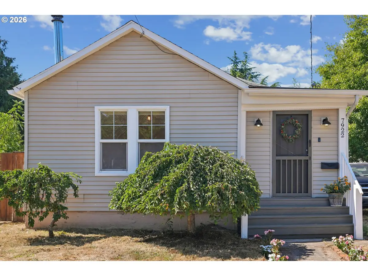7922 N Ivanhoe St, Portland, OR 97203 - #1
