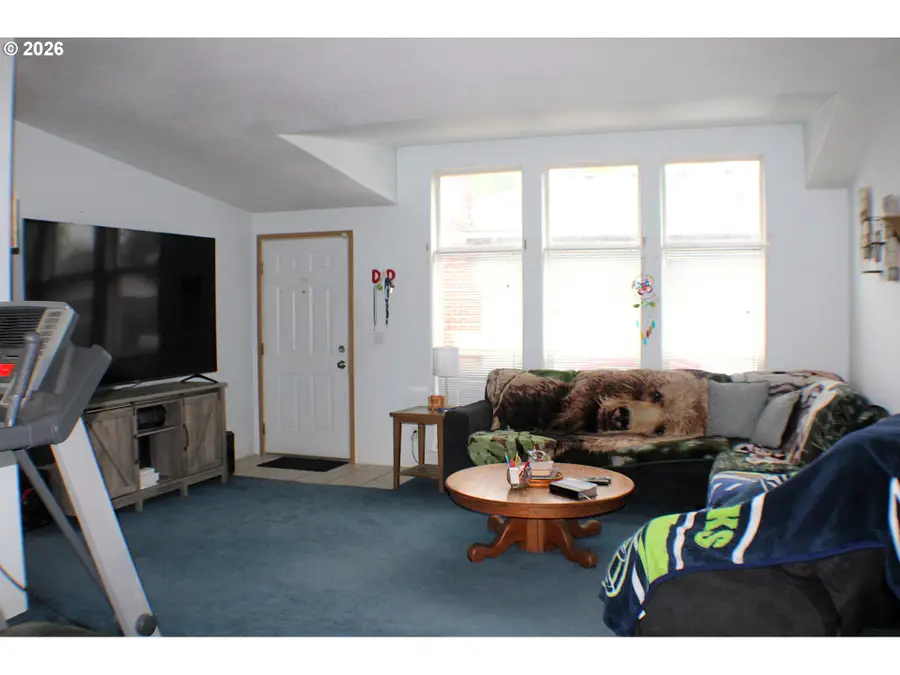 1477 NW Eden St, Roseburg, OR 97470 - #2