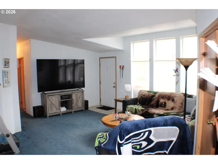 1477 NW Eden St, Roseburg, OR 97470 - #3