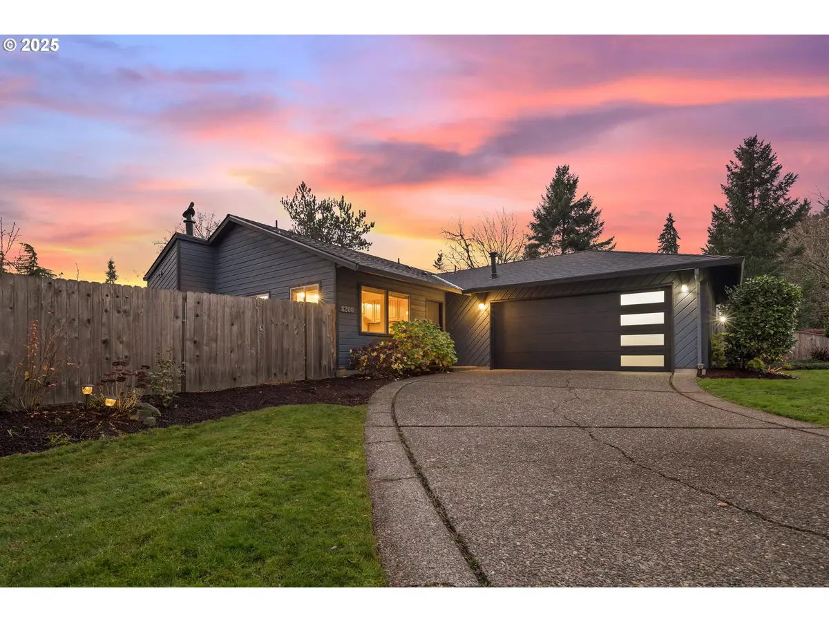 8200 SW Piute Ct, Tualatin, OR 97035 - Image #1