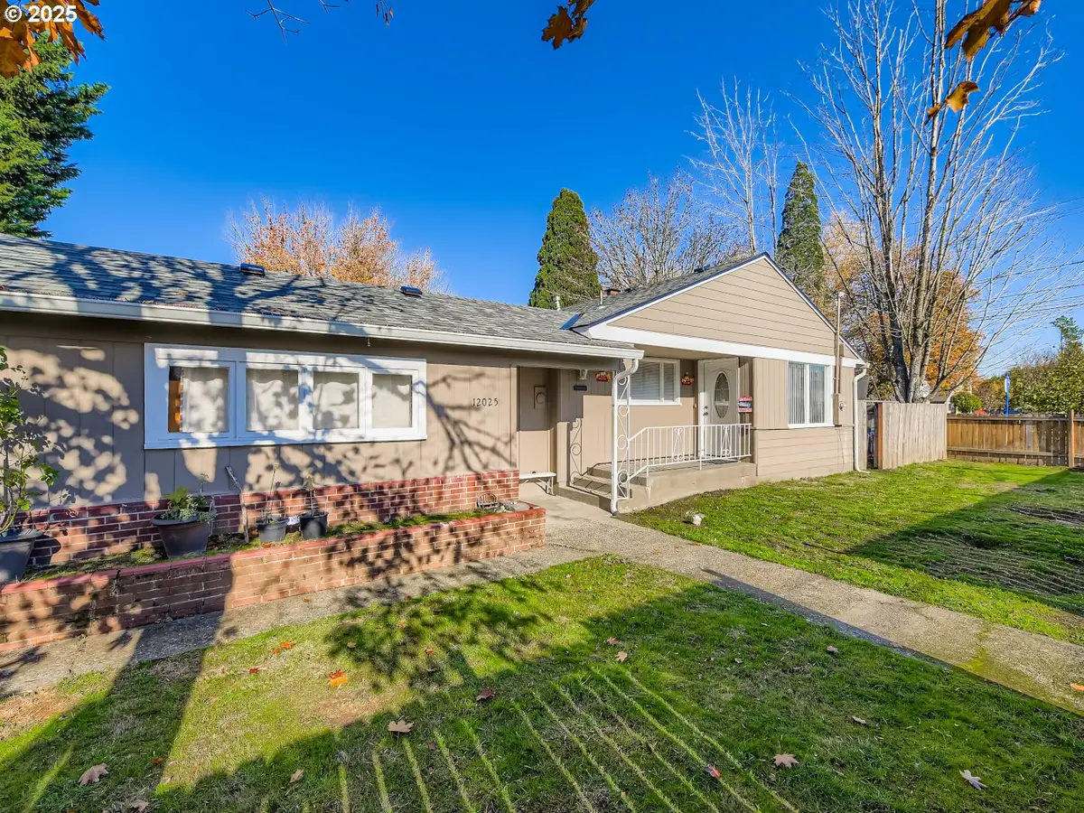 12025 SW 9th St, Beaverton, OR 97005 - Image #1