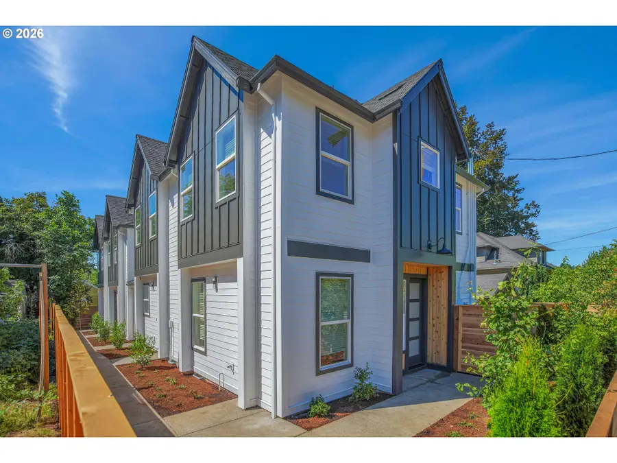 8426 E Burnside St, Portland, OR 97216 - #2