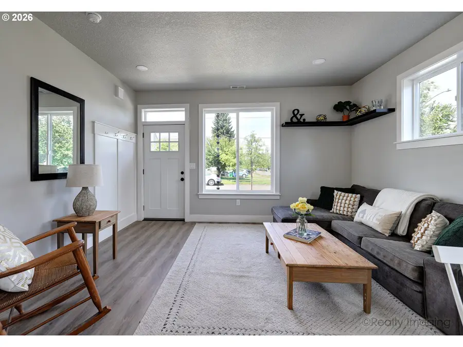 5406 N Cecelia St, Portland, OR 97203 - #2