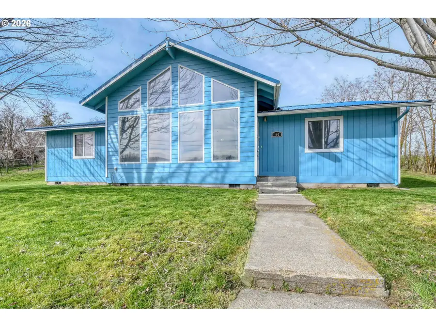 102 S Washington St, Weston, OR 97886 - #2