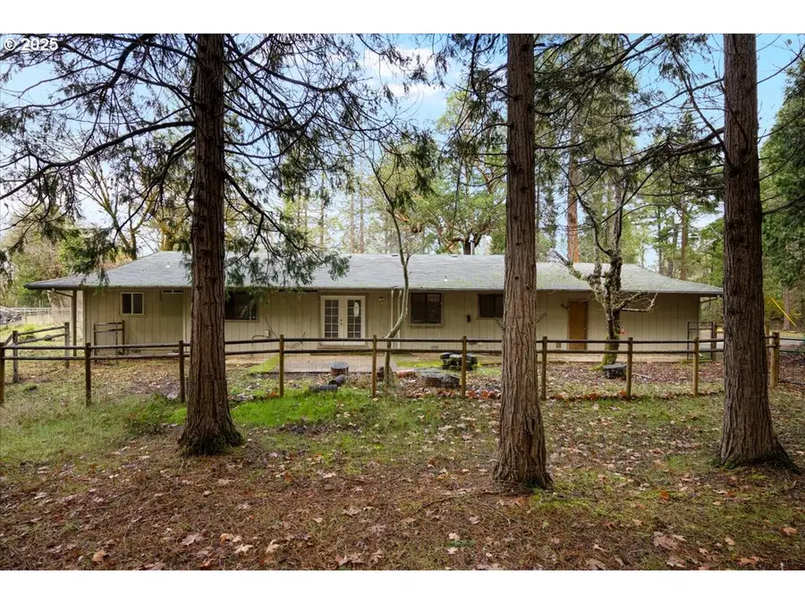 5201 Lake Shore Dr, Selma, OR 97538 - Image #2