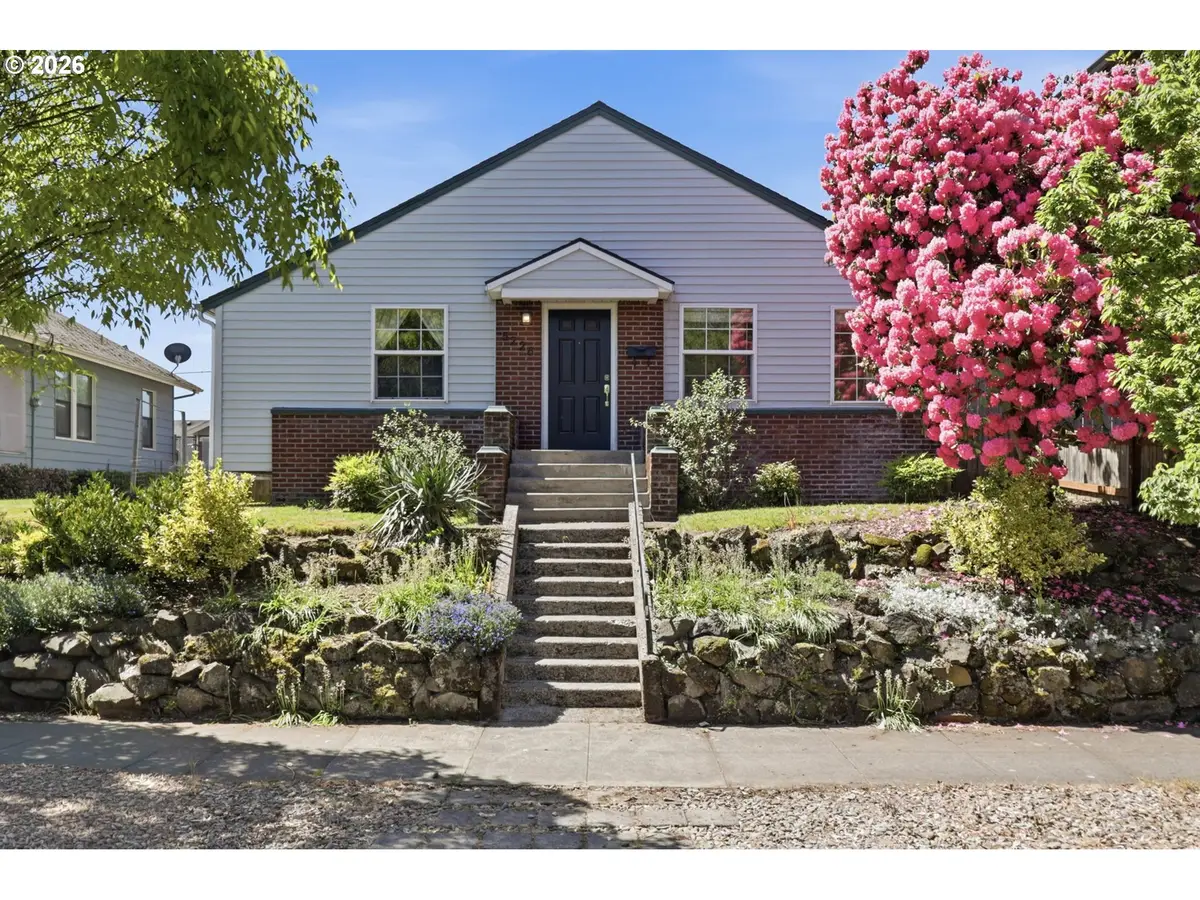 5226 N Amherst St, Portland, OR 97203 - #1