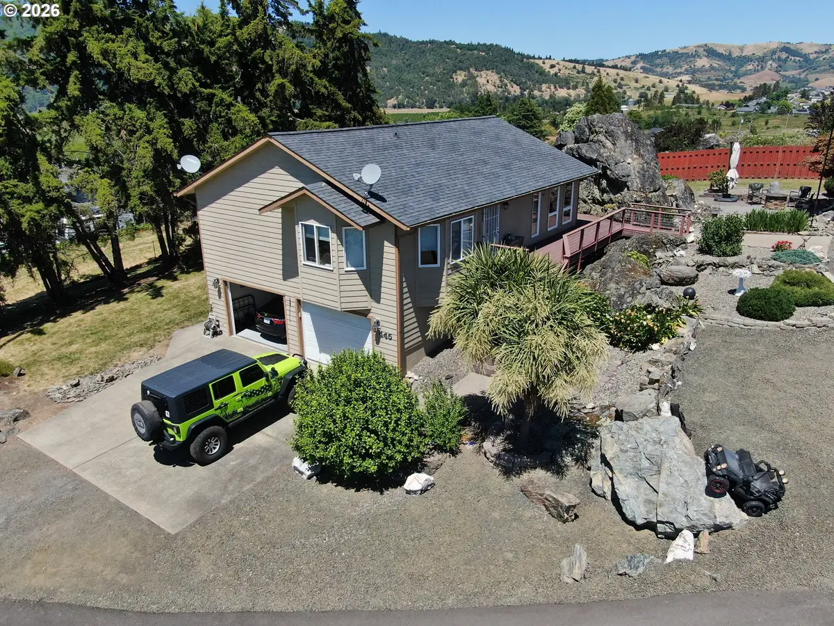 445 Rolling Hills Rd, Roseburg, OR 97471 - #1