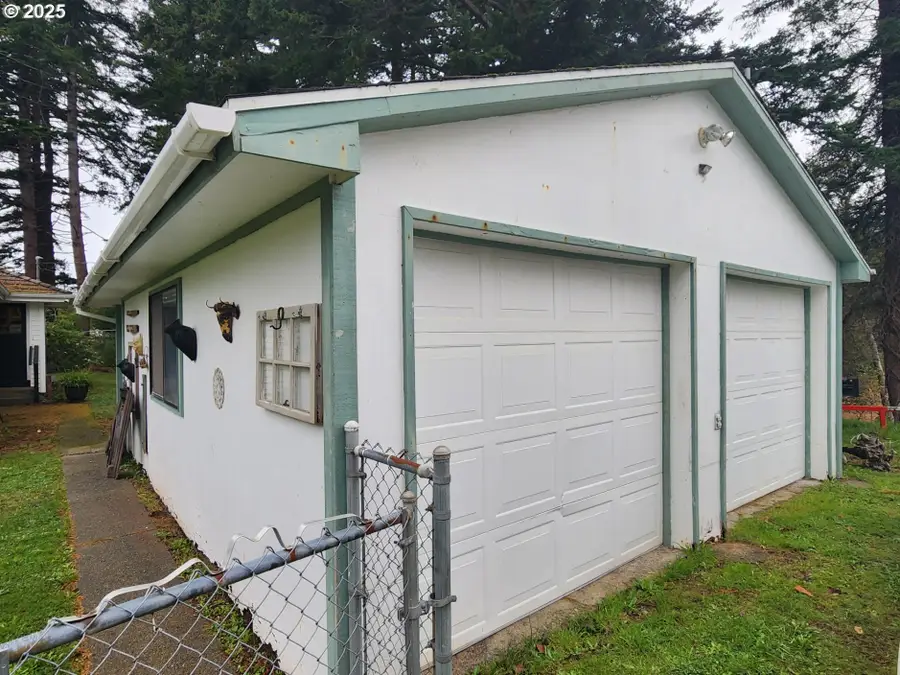 2605 Port Orford Loop Rd, Port Orford, OR 97465 - Image #2