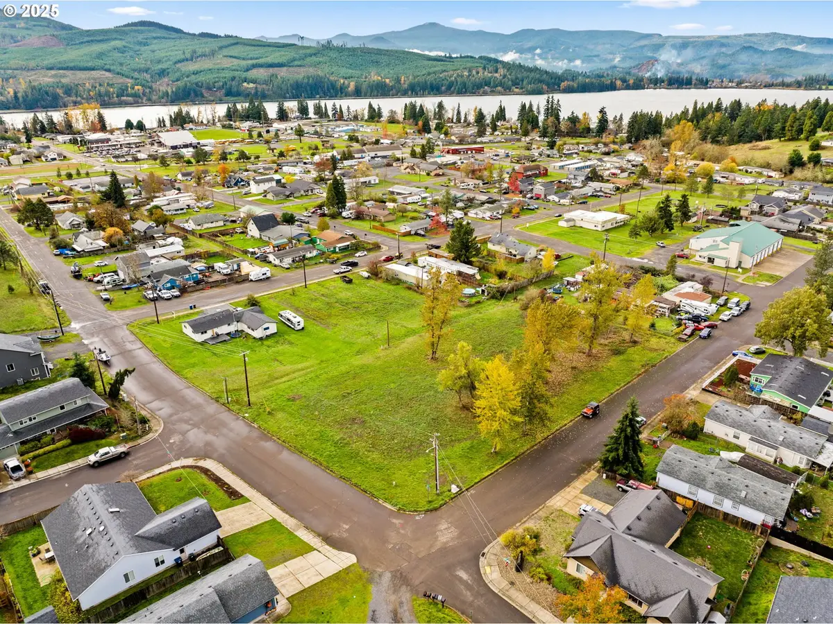 287 E 3rd St, Lowell, OR 97452 - Image #1