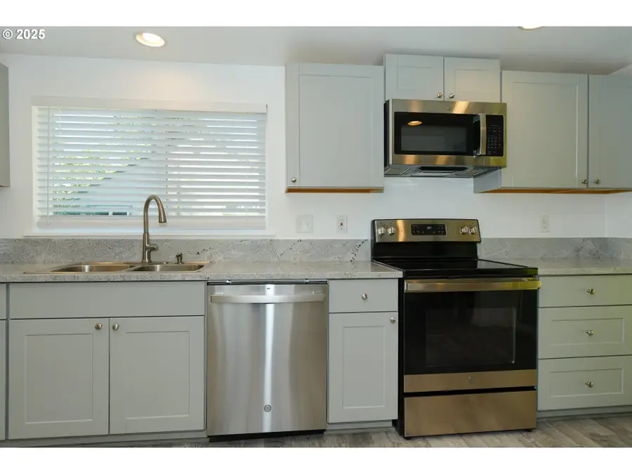 2650 SE 164th Ave, Portland, OR 97236 - #3