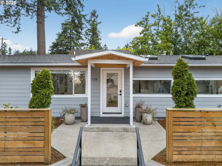 3739 SW Pomona St, Portland, OR 97219 - #2