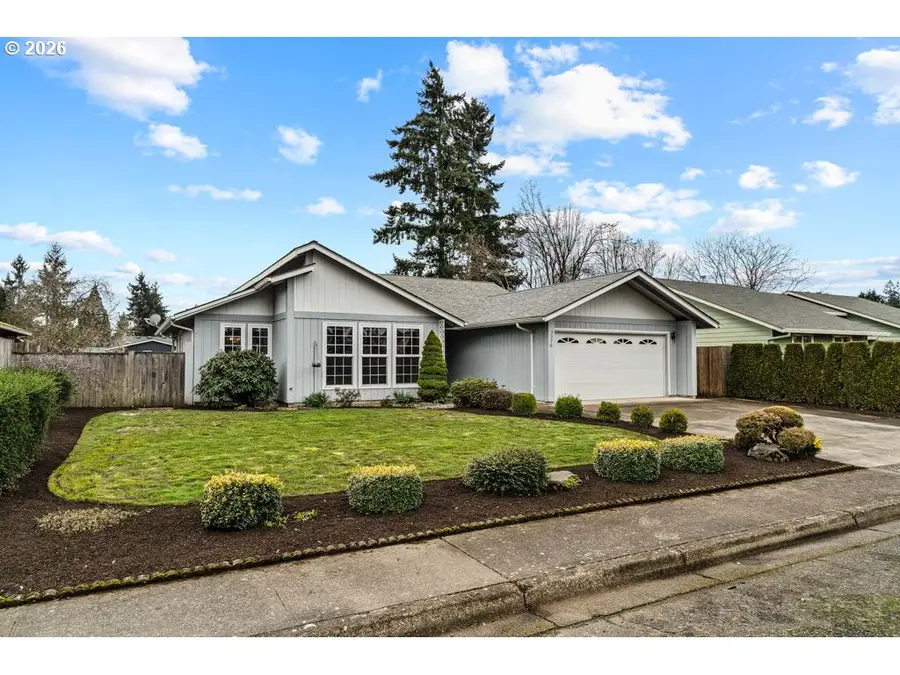 2276 B St, Hubbard, OR 97032 - #2