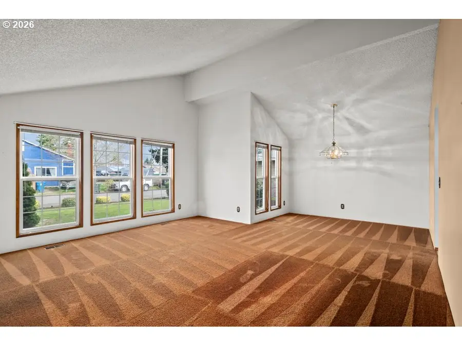 2276 B St, Hubbard, OR 97032 - #3