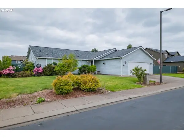 5323 Olympic Cir, Eugene, OR 97402