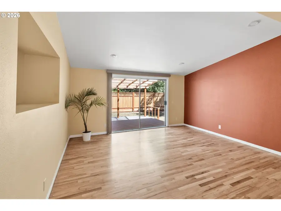 2485 Jackson St, Eugene, OR 97405 - #2