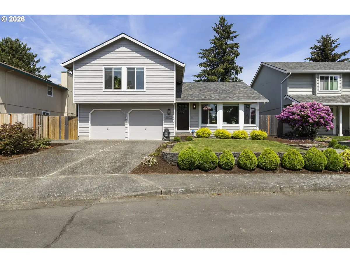16097 NW Oak Hills Dr, Beaverton, OR 97006 - #1