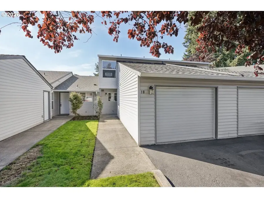 5301 Plomondon St #E18, Vancouver, WA 98661 - #2