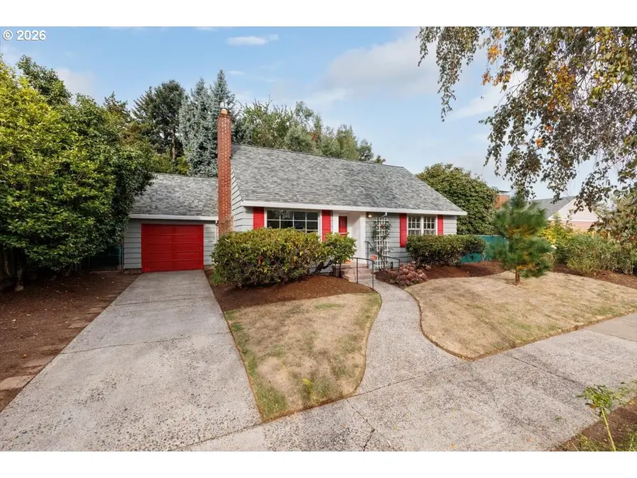 2027 SE 100th Ave, Portland, OR 97216 - #2