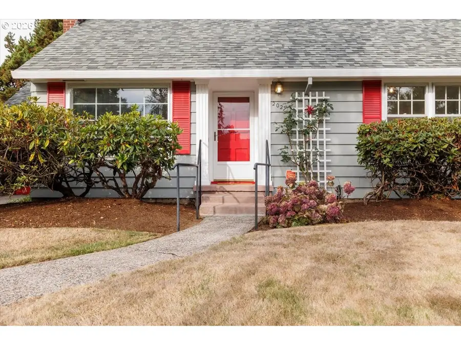 2027 SE 100th Ave, Portland, OR 97216 - #3
