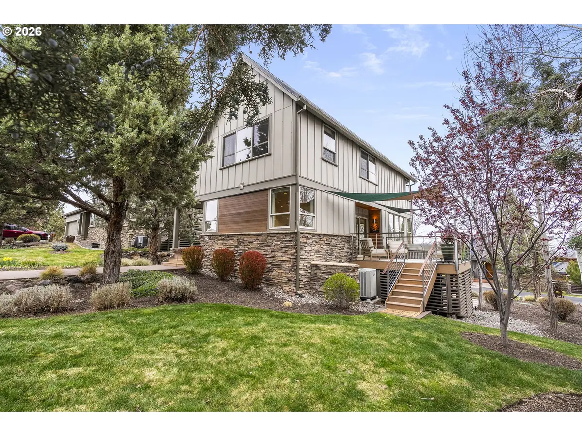 224 Volunteer Park Ln, Redmond, OR 97756 - #1