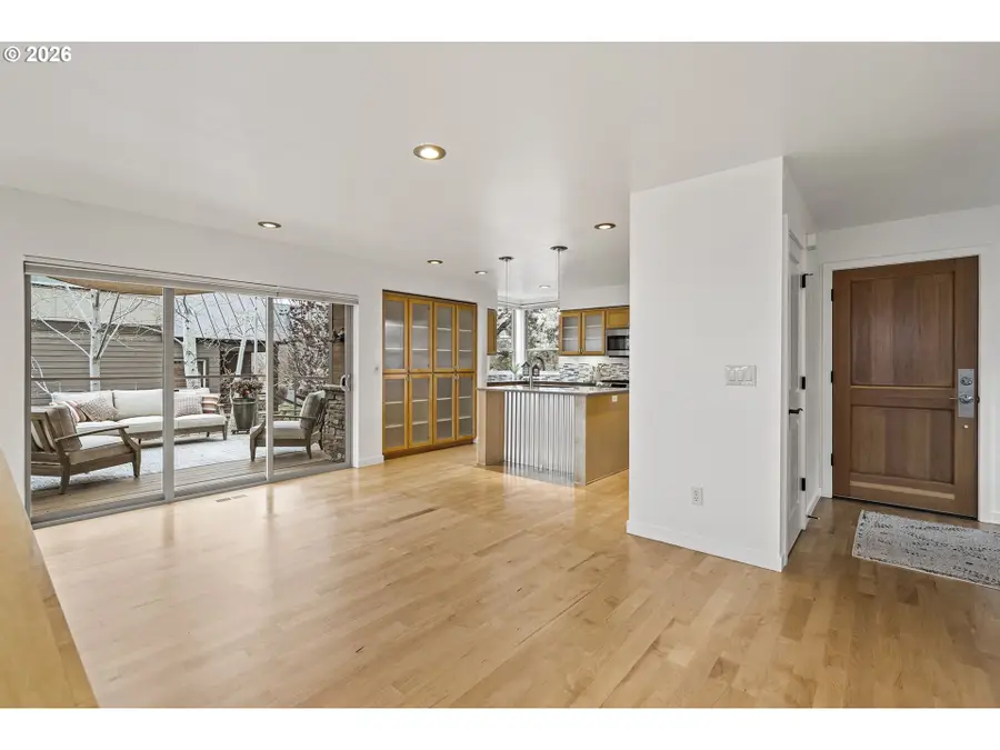 224 Volunteer Park Ln, Redmond, OR 97756 - #3