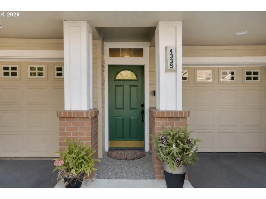 4335 Summerlinn Dr, West Linn, OR 97068 - Image #2