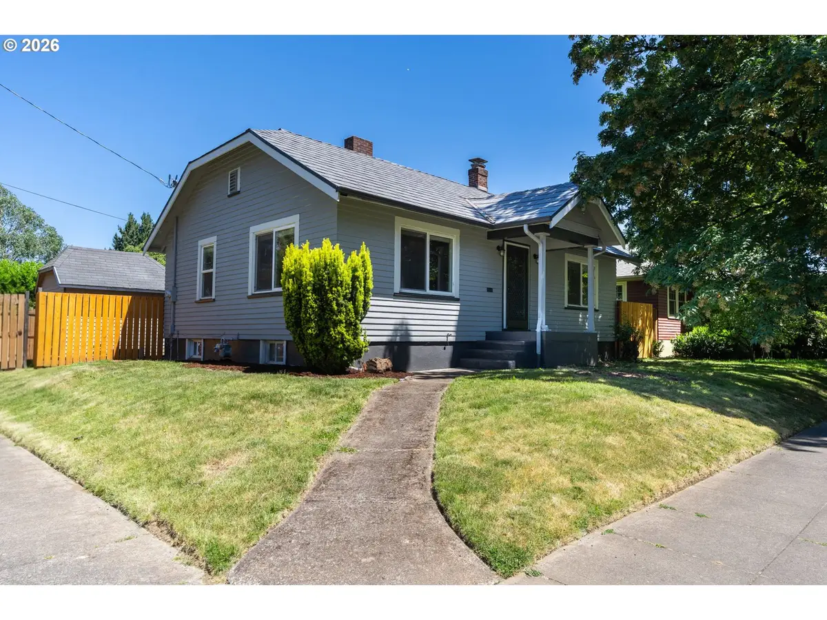 2307 NE Ainsworth St, Portland, OR 97211 - #1