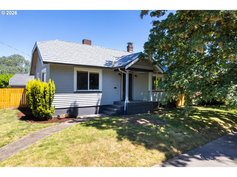 2307 NE Ainsworth St, Portland, OR 97211 - #2