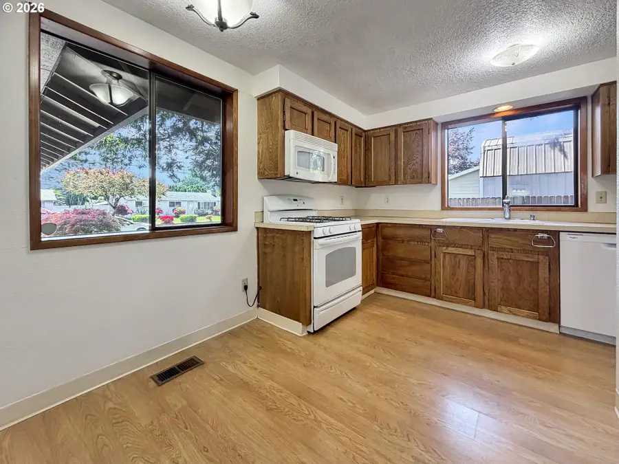 18513 SE Stephens St, Portland, OR 97233 - #2